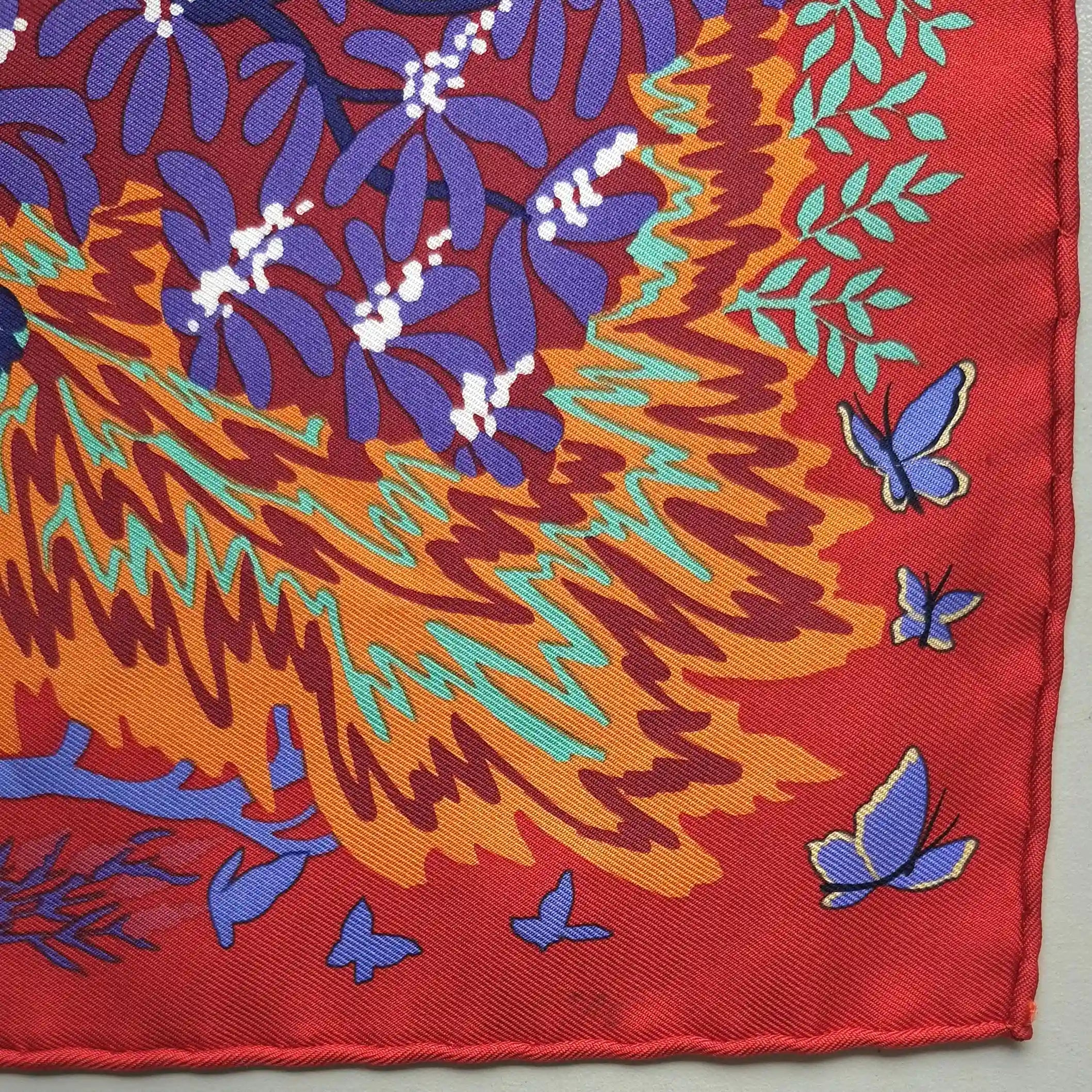 hermes jardin anglais alice shirley silk scarf red coral floral detail