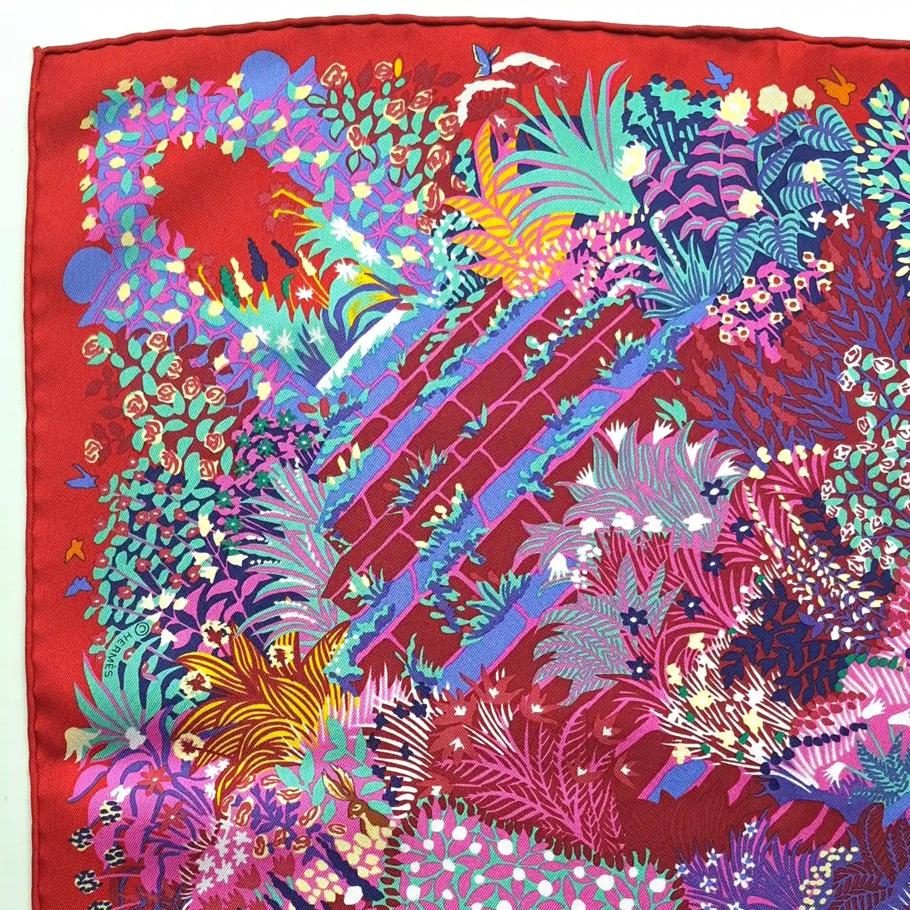 hermes jardin anglais alice shirley silk scarf red coral floral detail
