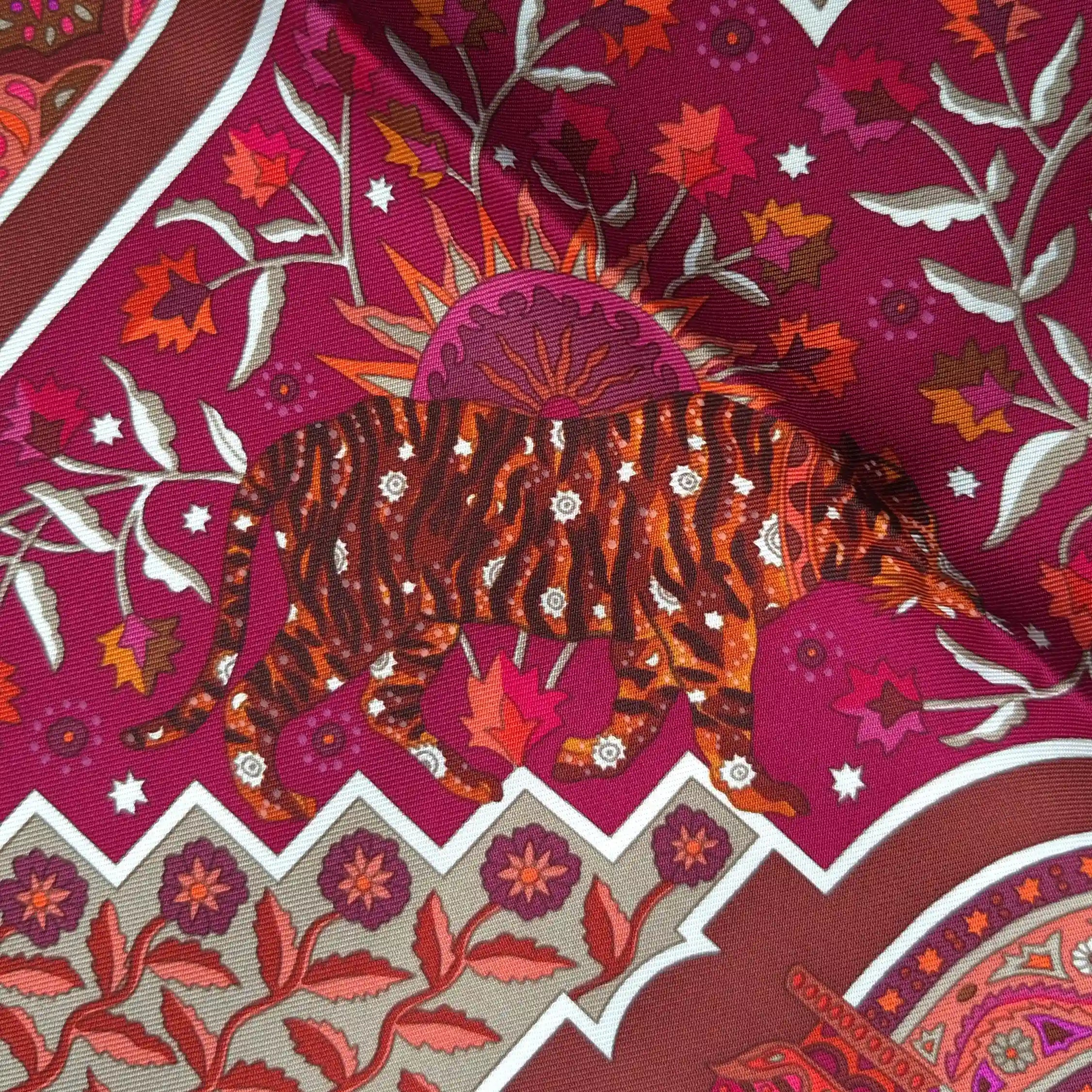 hermes aux portes du palais christine henry silk scarf pink fuchsia orange oriental detail