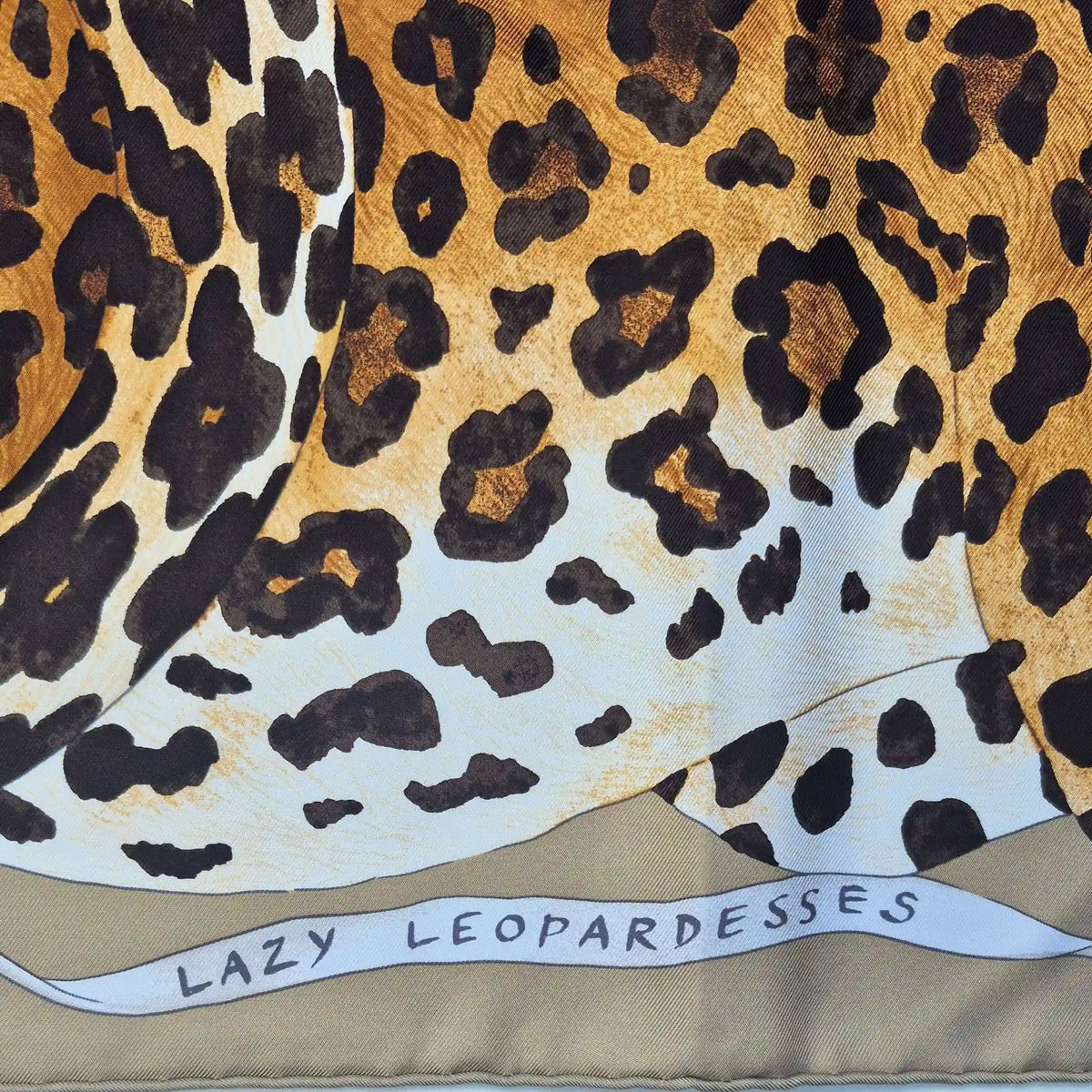 hermes lazy leopardesses arlette ess silk scarf khaki brown anthracite leopards