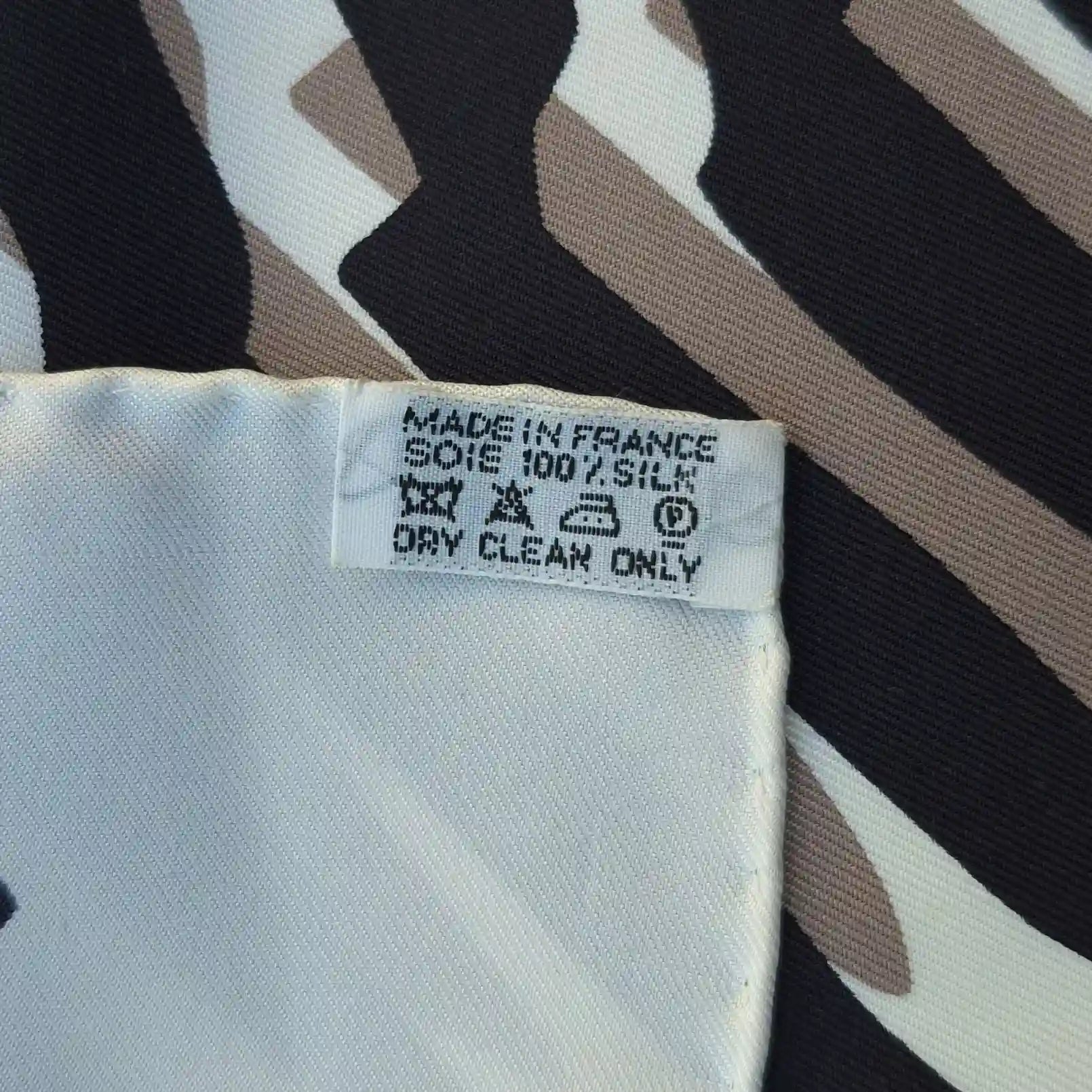 hermes ondes de chic rybaltchenko silk scarf black white op art waves abstract detail