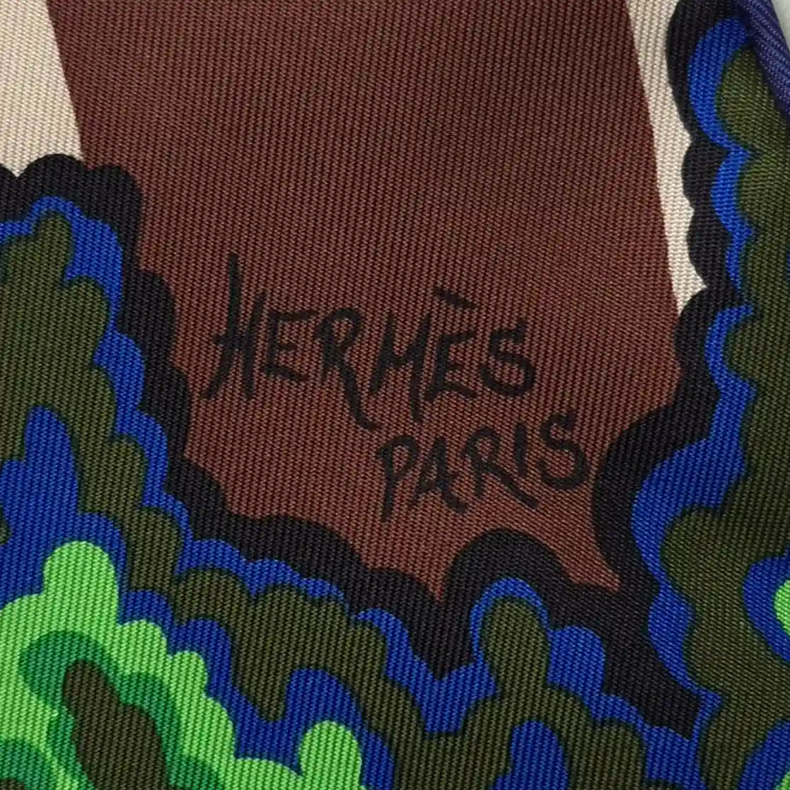 hermes three graces alice shirley silk scarf giraffes pink fuchsia jungle