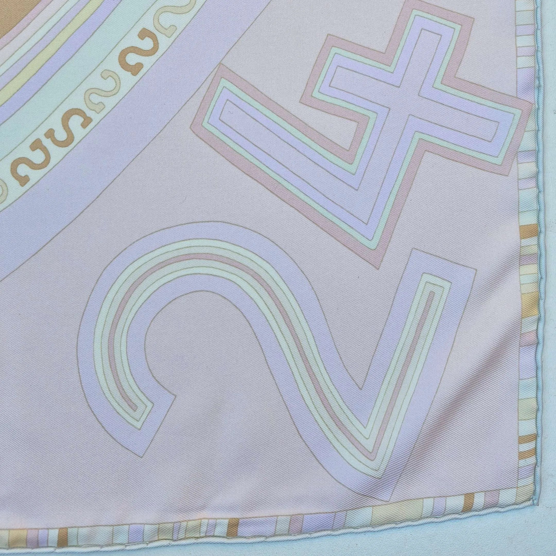 hermes tohu bohu claudia stuhlhofer mayr silk scarf lilac pastel concentric typography