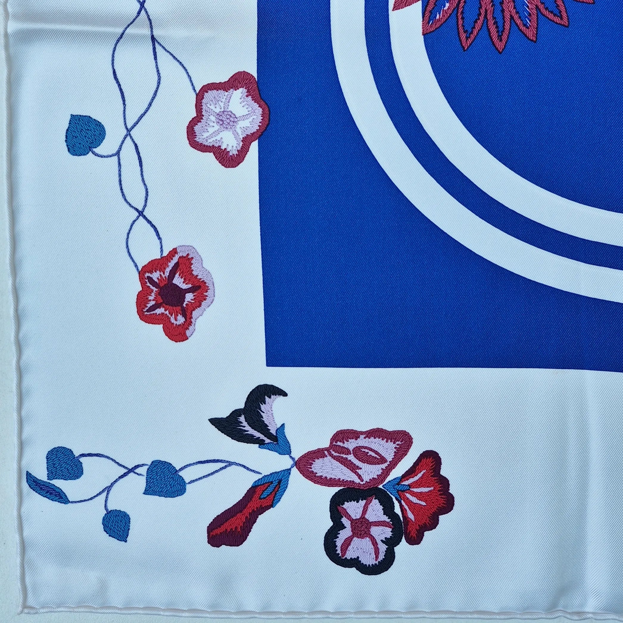 hermes brides de gala hugo grygkar silk scarf blue red floral equestrian bridle