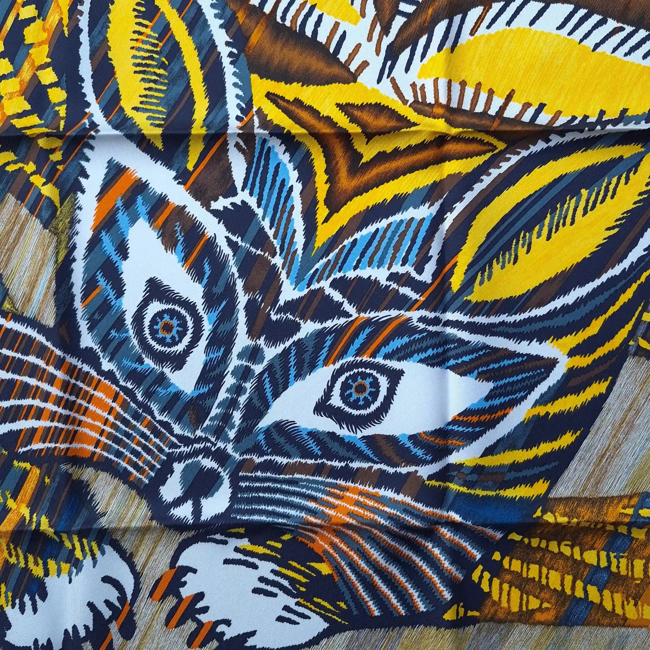hermes le chat carre florence manlik silk scarf yellow brown tiger cat graphic detail