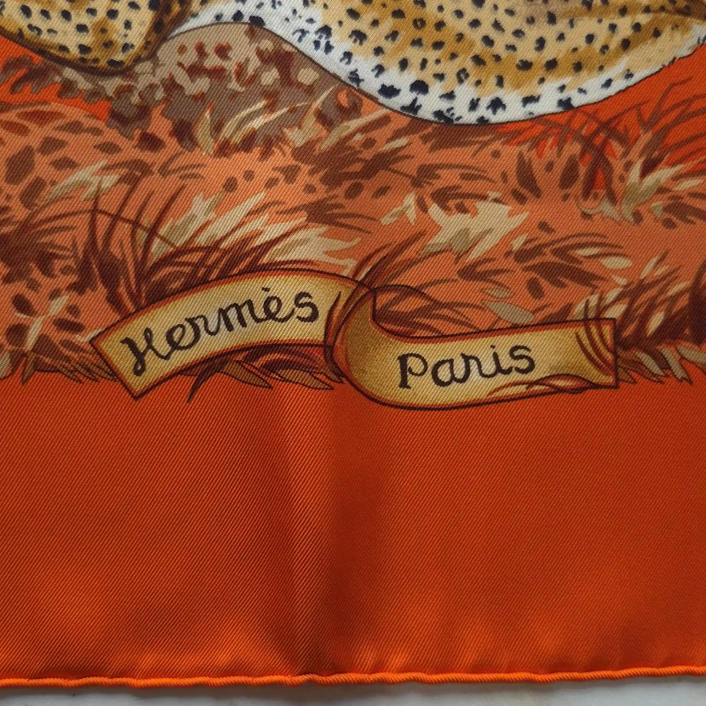 Hermès silk twill scarf Les Guépards detail 2