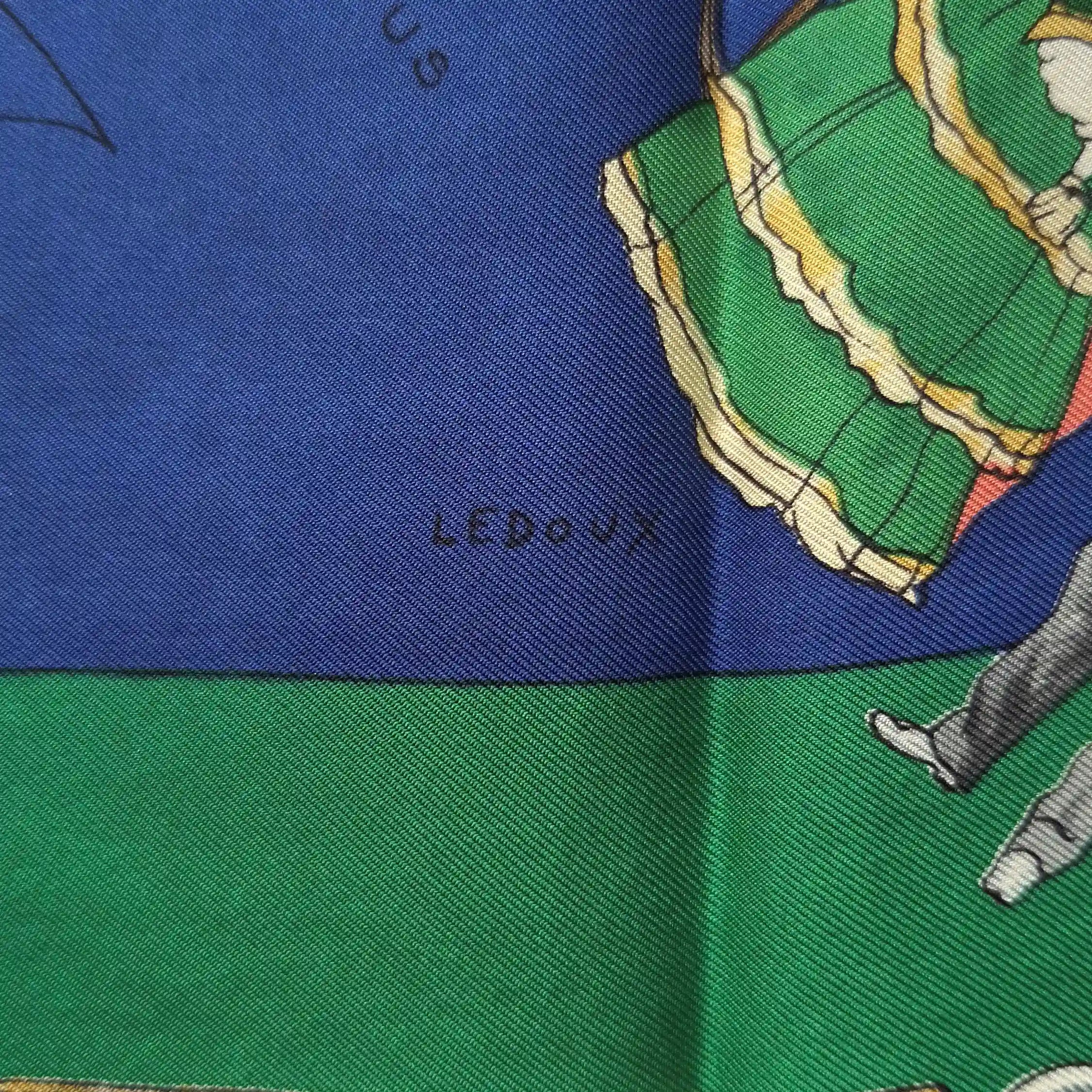 hermes omnibus et voitures de place philippe ledoux 1967 silk scarf green blue carriages paris detail