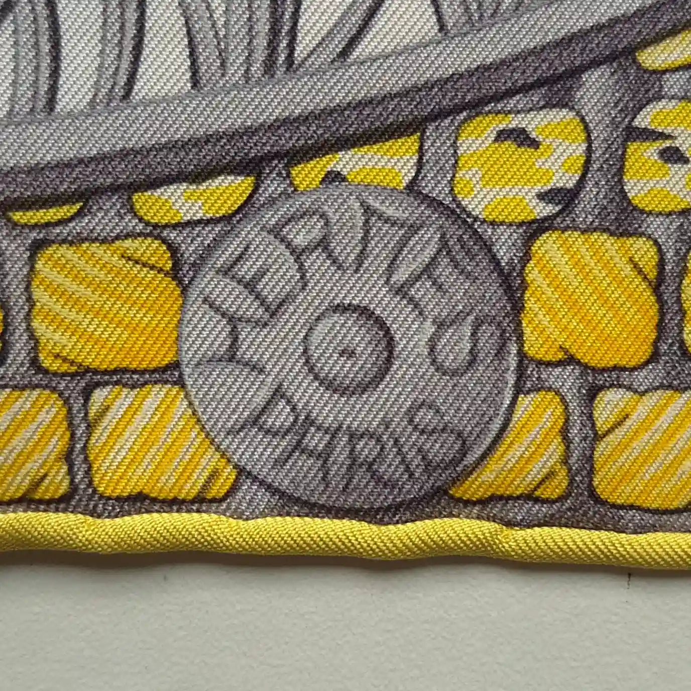 hermes parures des samourais aline honore silk scarf blue yellow japanese armor detail
