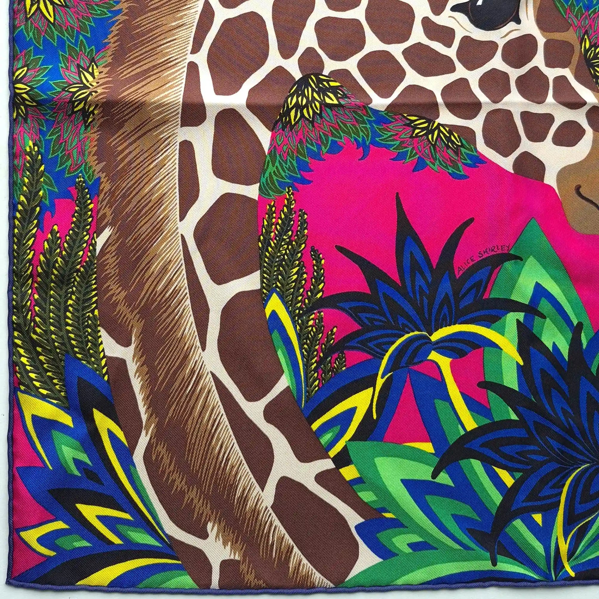 hermes three graces alice shirley silk scarf giraffes pink fuchsia jungle detail