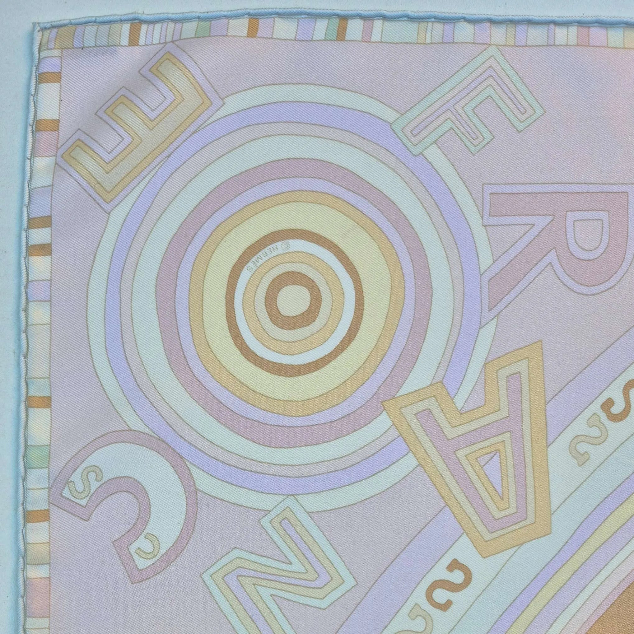 hermes tohu bohu claudia stuhlhofer mayr silk scarf lilac pastel concentric typography